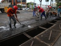 Reparan y sustituyen rejillas en la avenida La Paz de Maturín