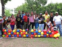 “Un domingo divertido” pasó la alcaldesa Ana Fuentes en el parque La Guaricha.