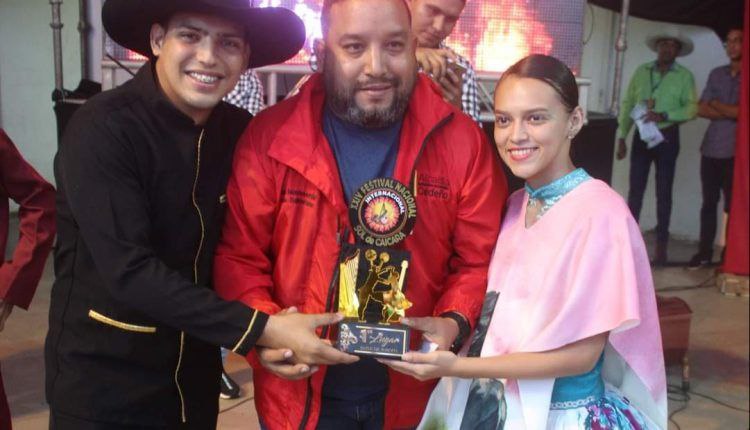 Entregan premiaciones a ganadores del XXIV Festival Internacional Sol de Caicara.