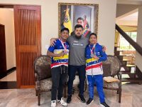 Gobernador Ernesto Luna entrega suplementos nutricionales a atletas monaguenses.