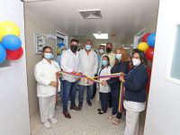 Gobernador Ernesto Luna activa ocho camas en UCI adultos del hospital central de Maturin.