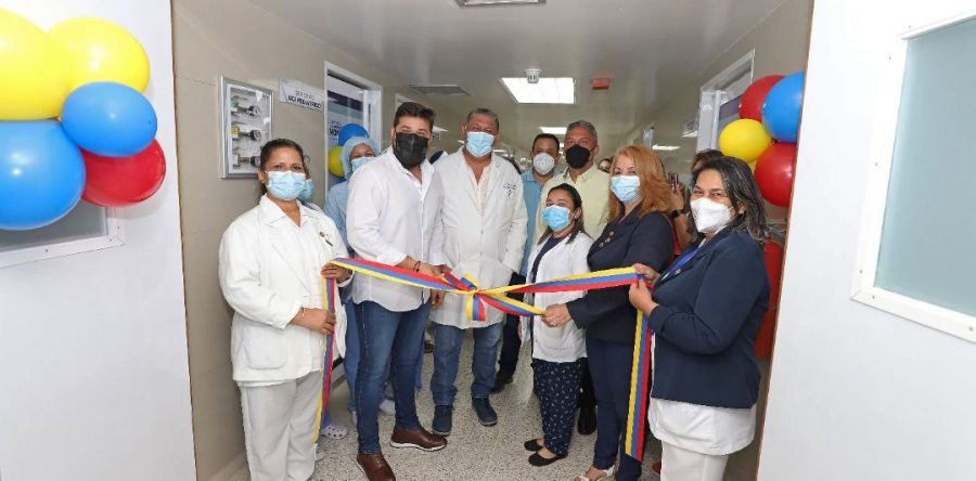 Gobernador Ernesto Luna activa ocho camas en UCI adultos del hospital central de Maturin.