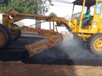 Alcalde Oscar Cedeño inició plan de asfalto en Punta de Mata.