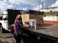 Gobernador Ernesto Luna financia y dota de enseres a emprendedores monaguenses.