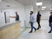 Gobernador Ernesto Luna inspeccionó obras de infraestructuras en áreas de salud y deportes.