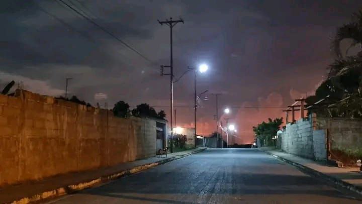 Instalan más de 170 luminarias en seis sectores de Caicara.
