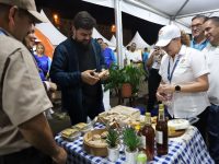 Emprendedores exponen sus productos en la Expo Ovica Monagas 2022.