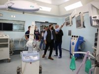 Gobernador Ernesto Luna inspeccionó pabellones del HUMNT de cara al Plan Quirúrgico.