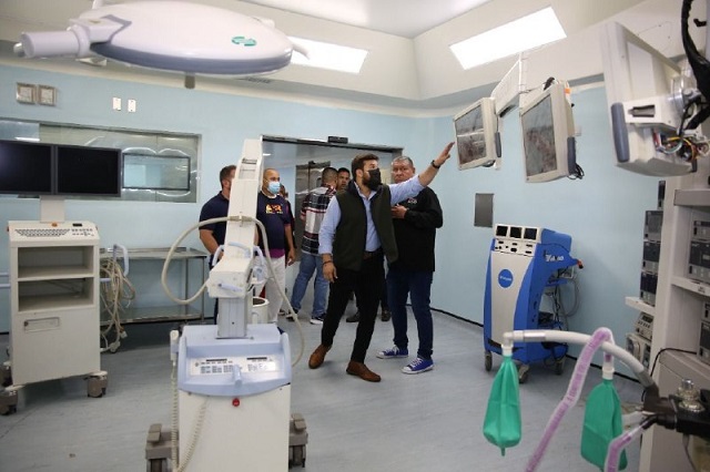 Gobernador Ernesto Luna inspeccionó pabellones del HUMNT de cara al Plan Quirúrgico.
