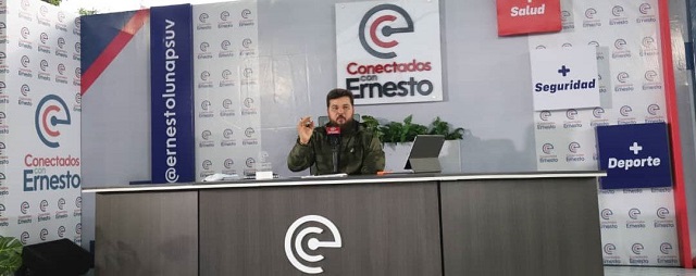 Gobernador Ernesto Luna potencia alumbrado público en la comunidad de Amarilis.