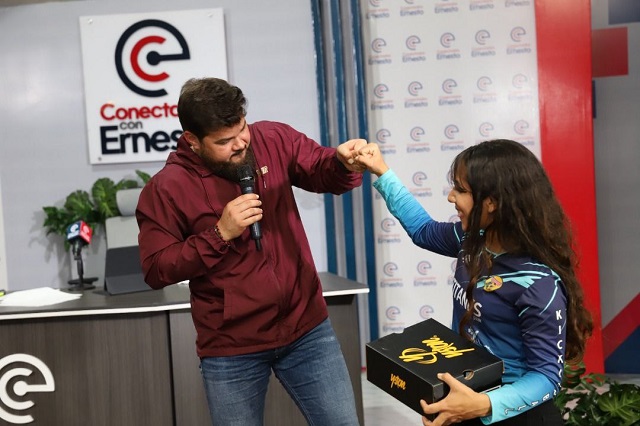 Gobernador Ernesto Luna cumple compromisos asumidos con deportistas y emprendedores.