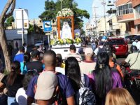 Feligreses reciben réplica de Vallita para su entronización en la Catedral de Maturín