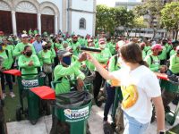 Alcaldesa Ana Fuentes dignifica con uniformes a la tropa de barrido de Maturín