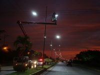 Avanzan trabajos de alumbrado público en la avenida Bella Vista de Maturín