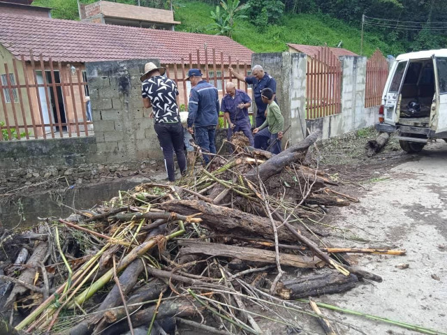 Atienden 17 viviendas anegadas por fuertes lluvias en el municipio Caripe