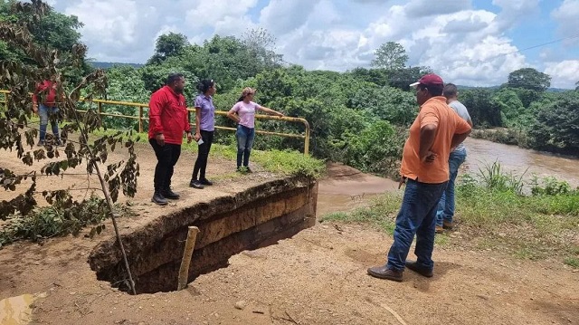 Alcalde Daniel Monteverde supervisó sectores anegados por las lluvias en el municipio Cedeño.