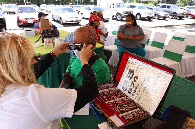 Alcaldesa Ana Fuentes favorece a trabajares del IAMAM con jornada de atención médica.