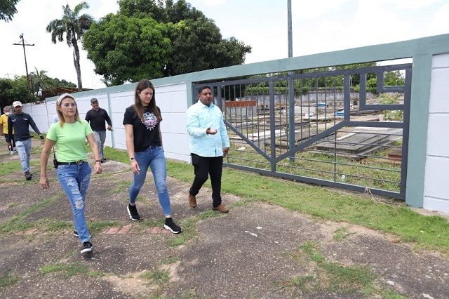 Alcaldesa Ana Fuentes supervisa labores de acondicionamiento del Cementerio Nuevo de Maturín.