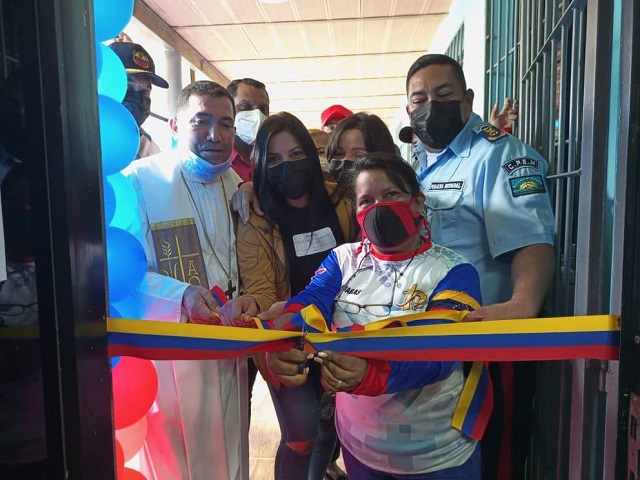 Inauguran nueva sucursal de “FarmaPatria” en PoliMonagas.