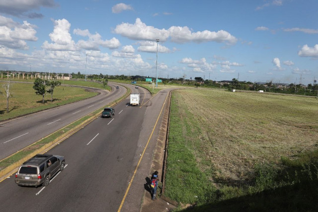 Alcaldía desplego más de 100 trabajadores para el saneamiento de siete puntos de Maturín