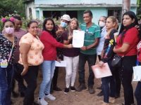 Entregan más de 60 títulos de tierras urbanas en Caicara de Maturín.