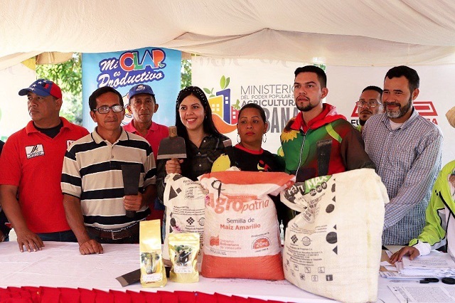 Fundación Ciara entrega insumos para labor agrícola de 12 Clap productivos en Monagas