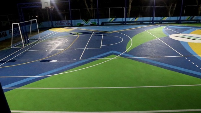 Gobernador Ernesto Luna rehabilita cancha de Amarilis.