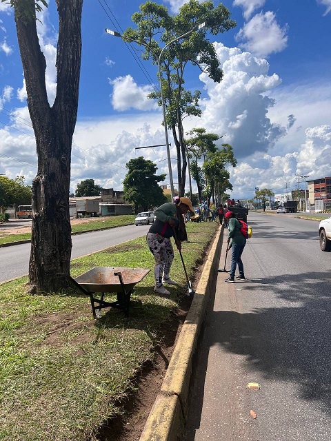 Avanzan trabajos de recuperación y reordenamiento de los espacios públicos de Maturín.