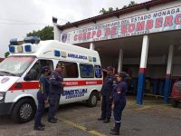 Gobernador Ernesto Luna entregó ambulancia repotenciada a Bomberos de Monagas.