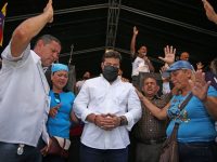En una demostración de fe el gobernador Ernesto Luna marchó para Jesús.