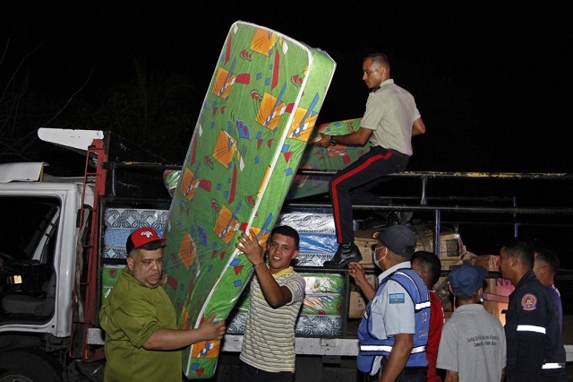 Gobernación y Alcaldía de Maturín activan refugio para resguardo de familias afectadas en Amana.