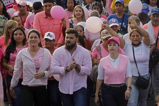 Maturín también marchó en apoyo a la lucha contra el cáncer de mama.