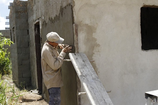 Gobernación avanza en la culminación de 44 viviendas en el Complejo Paramaconi.
