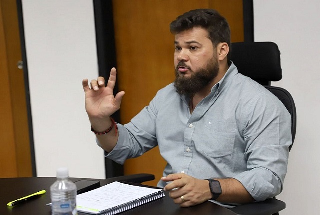 El gobernador Ernesto Luna modernizará la Biblioteca Pública “Dr. Julián Padrón” de Maturín.