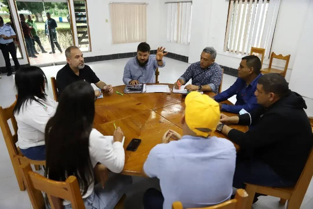 Gobernador Ernesto Luna apuesta a potenciar la industria forestal de Monagas