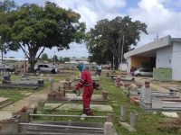 Alcaldía inició labores de limpieza en el Cementerio Municipal de Maturín.