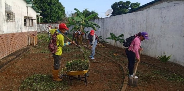 Realizan plan de limpieza en planteles del municipio Cedeño.