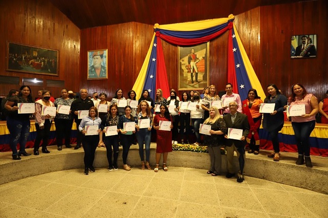 Gobernación y Alcaldía de Maturín homenajearon a los educadores en su día.