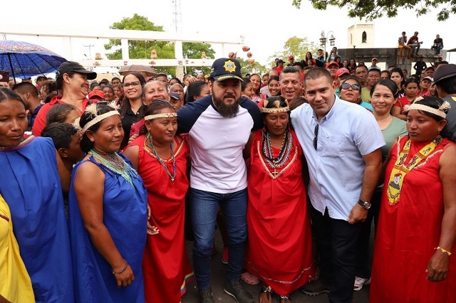Gobernador Ernesto Luna arranca proyecto de ampliación de servicio de internet en el municipio Sotillo.