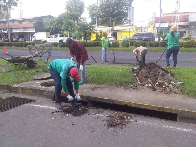 Alcaldía de Maturín mantiene saneamiento constante del sistema de alcantarillado.