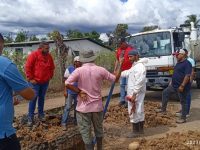 Alcaldía de Cedeño solventa colapso de aguas servidas en San Félix de Caicara.