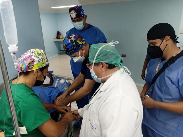 Gobernación arrancó plan quirúrgico con intervenciones de urología en el hospital central de Maturín.