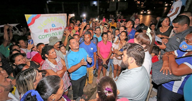 Inician plan de asfaltado e iluminación en tramo La Puente-Las Carolinas en Maturín