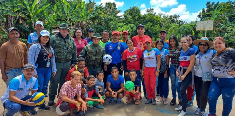 Jornada de atención social benefició a más de 170 familias de Apostadero en el municipio Sotillo.
