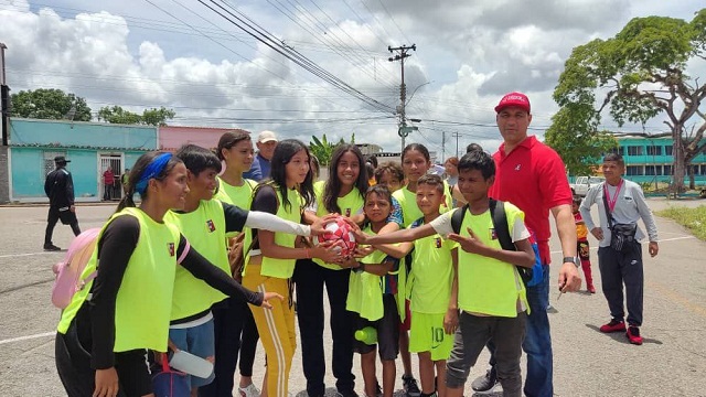 Continúan trabajos de masificación deportiva en el sector La Manga de Maturín