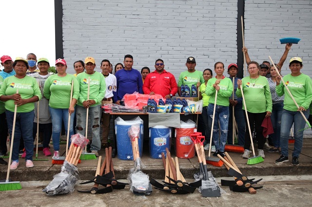 Alcaldía de Maturín dota de equipamientos al personal de los cementerios.