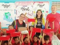 Cerca de 2 mil 500 estudiantes de Santa Bárbara de Tapirín  reciben sus zapatos escolares.