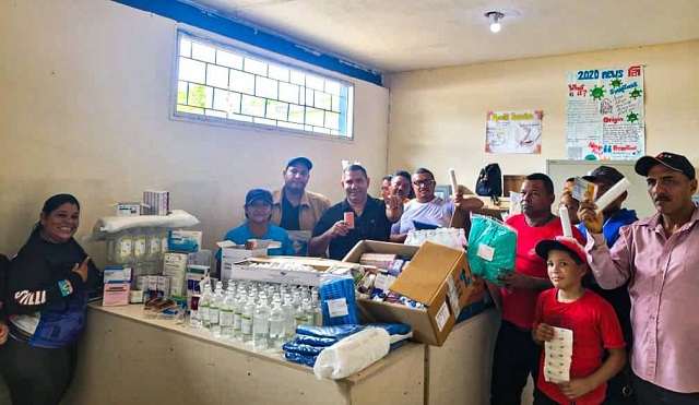 Dotan de insumos médicos a consultorio popular de Los Barrancos de Fajardo.