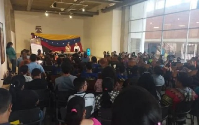 Más de 300 personas reciben charla sobre acoso escolar y sexual en el Icum