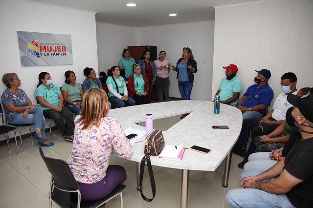 Capacitan a trabajadores del Instituto Municipal de la Mujer y la Familia de Maturín para elevar integración y el trabajo en equipo